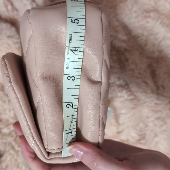 Badgley Mischka blush pink faux leather quilted crossbody purse - Picture 12 of 12